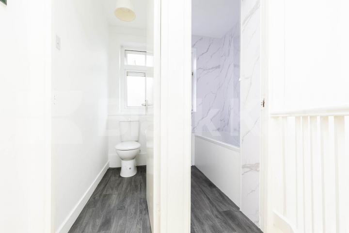 split level 3 bedroom a short walk from the trendy Camden Markets Hilldrop Road, Camden Road